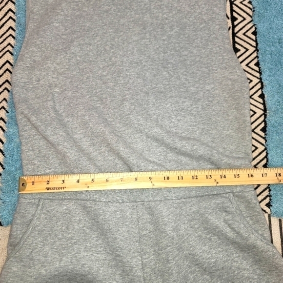 Urban Outfitters BDG Bubbalicious Grey Muscle Sweatshirt Romper, sz Medium - Picture 11 of 12